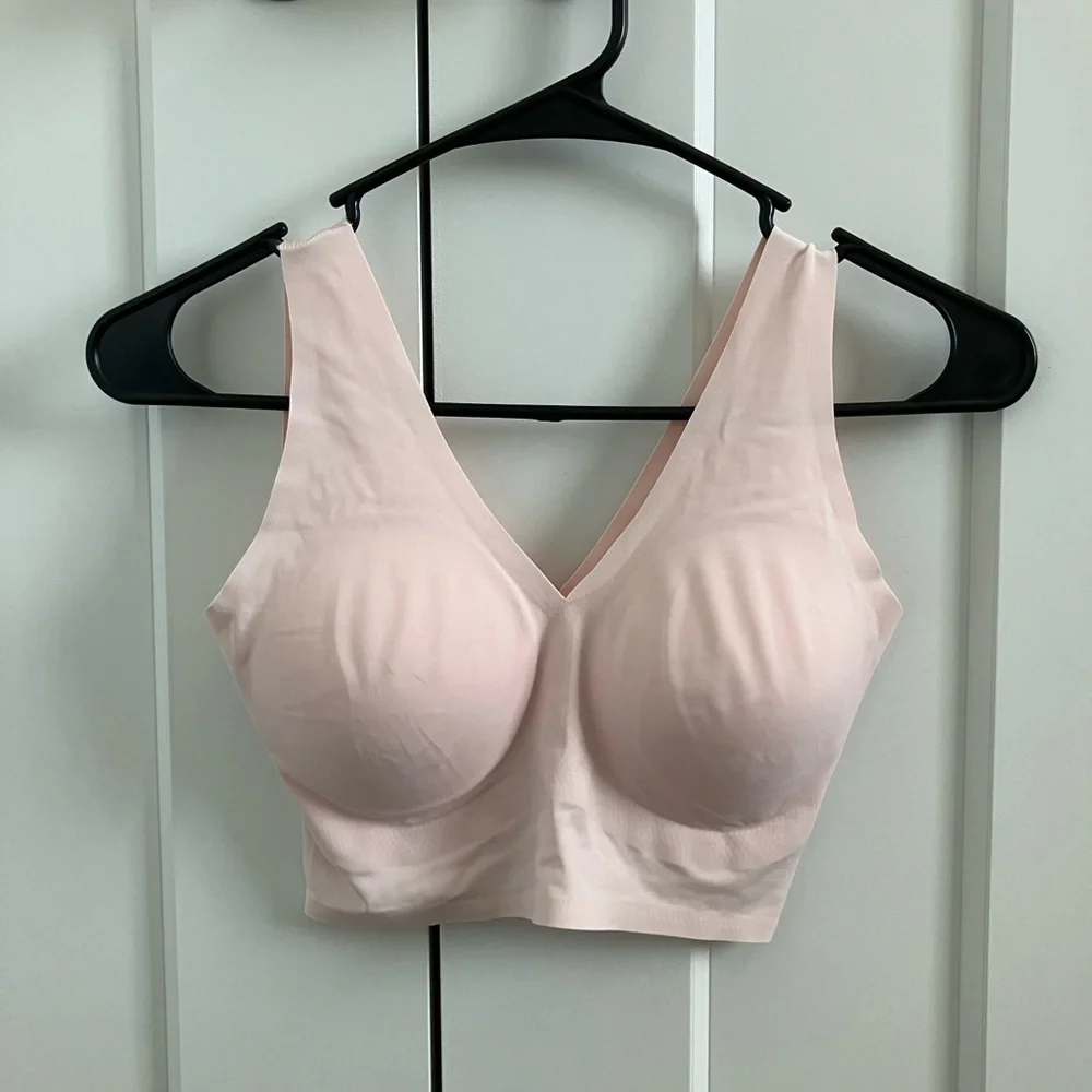 Seamless Light Pink V-Neck Comfort Bralette - Picture 4 of 11